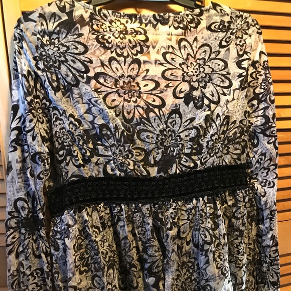 E by ECI Black and Grey Top - Picture 15 of 16